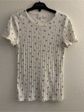 GAP Cream Ribbed Short-Sleeve Tee with Blue Floral Print